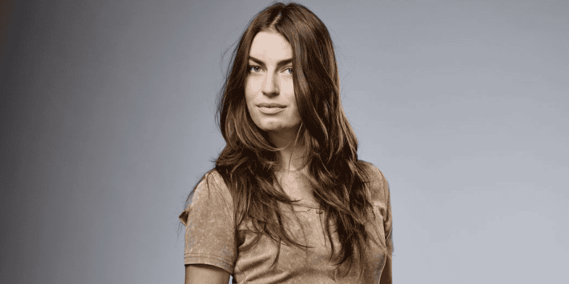 Survivor Simona